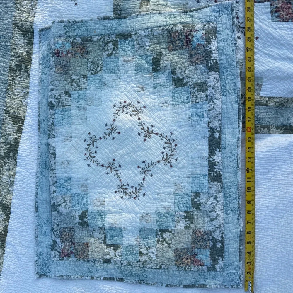 B+ JCPenney Home Collection Quilt Sage Green Floral Log Cabin Patchwork 120x110